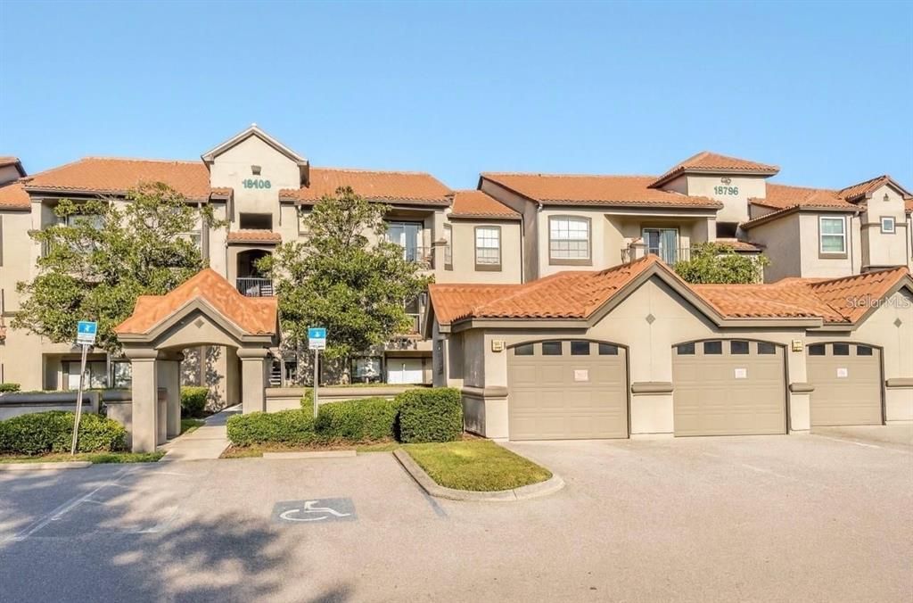 For Rent: $1,850 (2 beds, 2 baths, 1104 Square Feet)