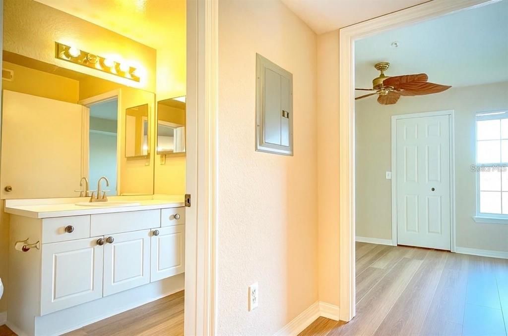 For Rent: $1,850 (2 beds, 2 baths, 1104 Square Feet)