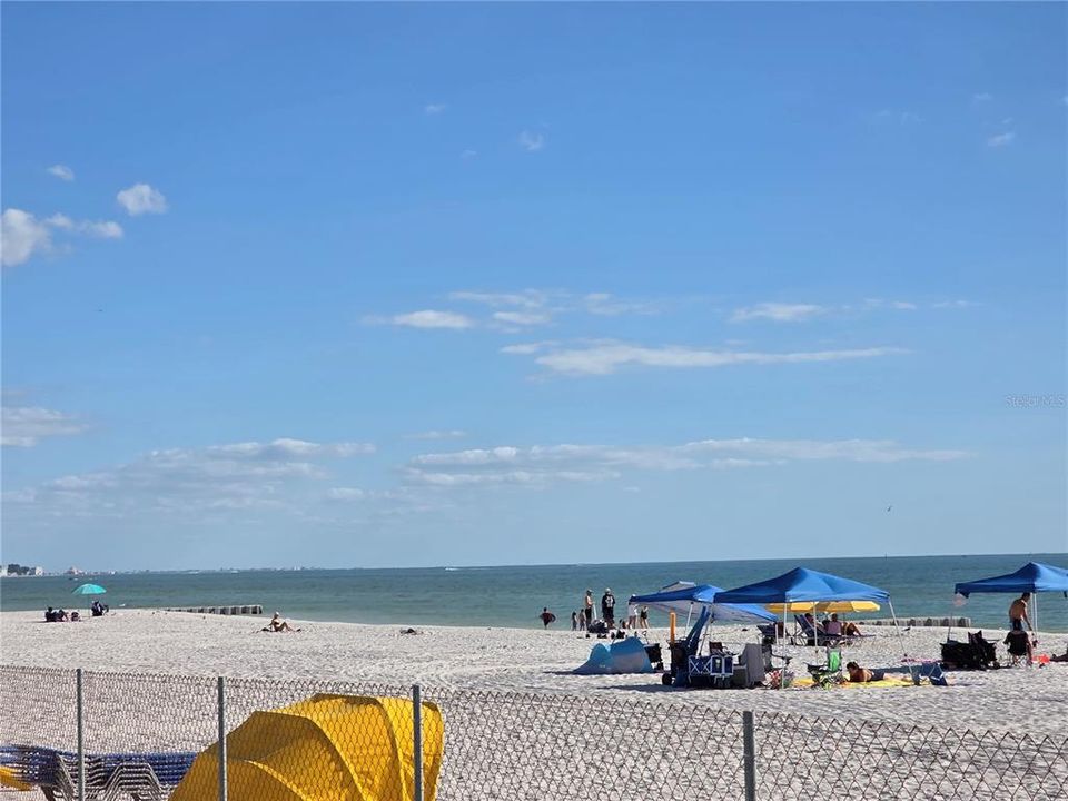 出租: $1,525 (1 贝兹, 1 浴室, 500 平方英尺)