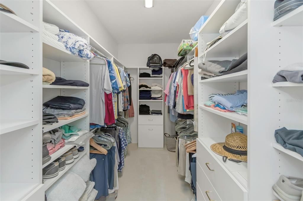 Active With Contract: $775,000 (3 beds, 3 baths, 2474 Square Feet)