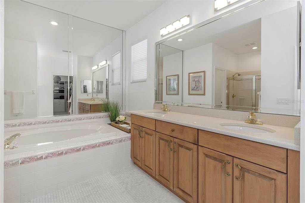 Active With Contract: $775,000 (3 beds, 3 baths, 2474 Square Feet)