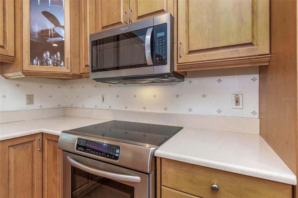 Active With Contract: $775,000 (3 beds, 3 baths, 2474 Square Feet)