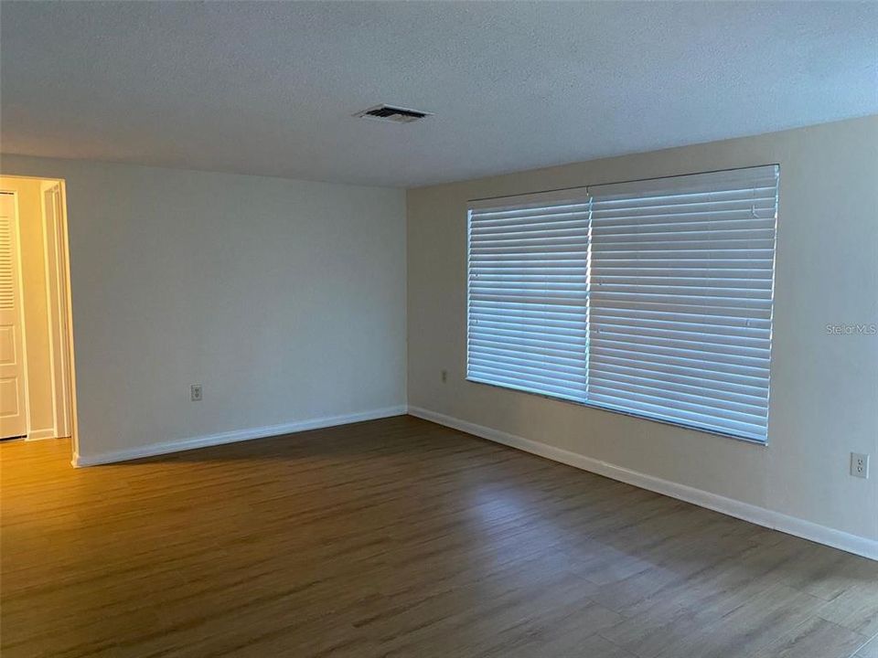 В аренду: $1,800 (3 спален, 2 ванн, 1326 Квадратных фут)