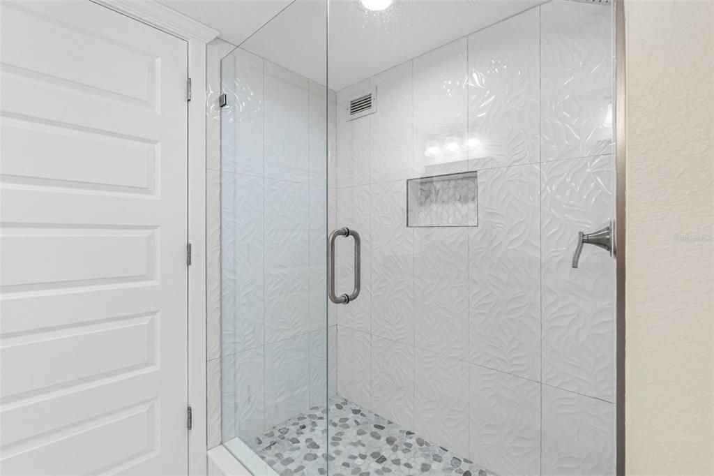 For Rent: $4,200 (3 beds, 2 baths, 1624 Square Feet)