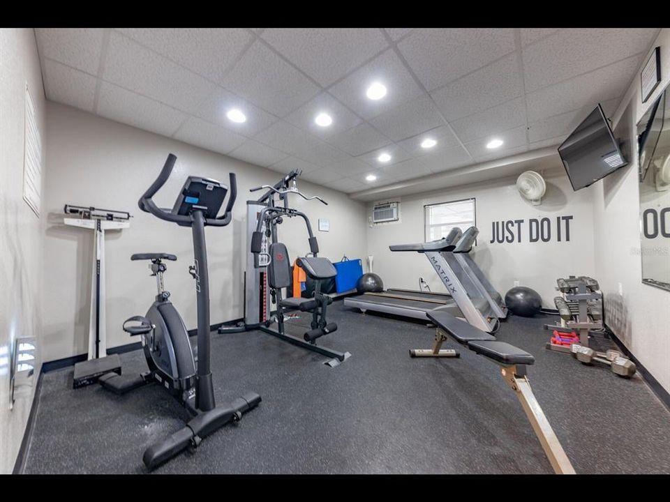 For Rent: $4,200 (3 beds, 2 baths, 1624 Square Feet)