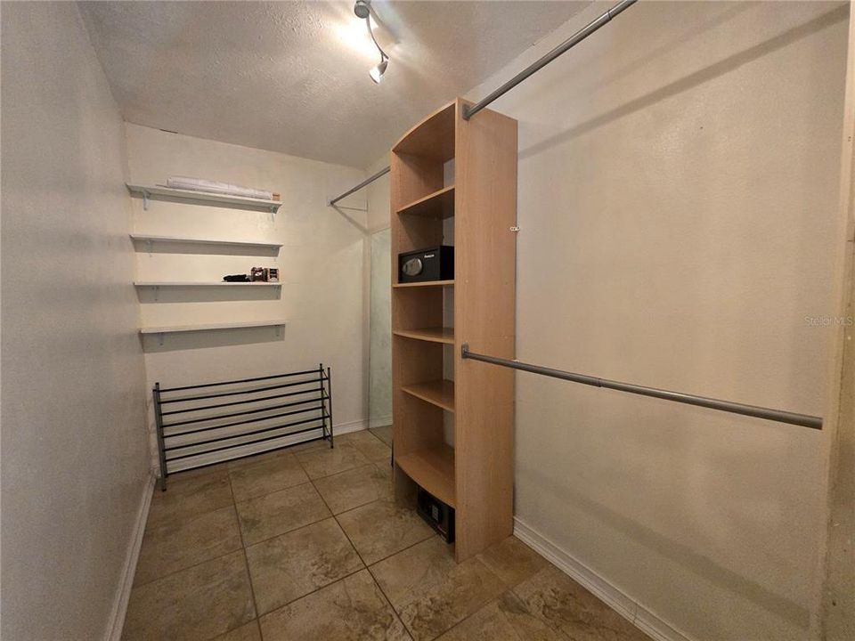 For Sale: $620,000 (4 beds, 2 baths, 2073 Square Feet)