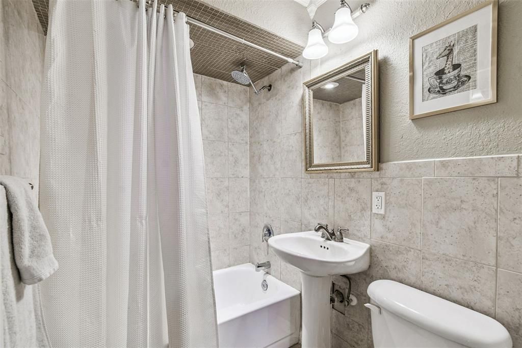 For Sale: $480,000 (3 beds, 2 baths, 1806 Square Feet)