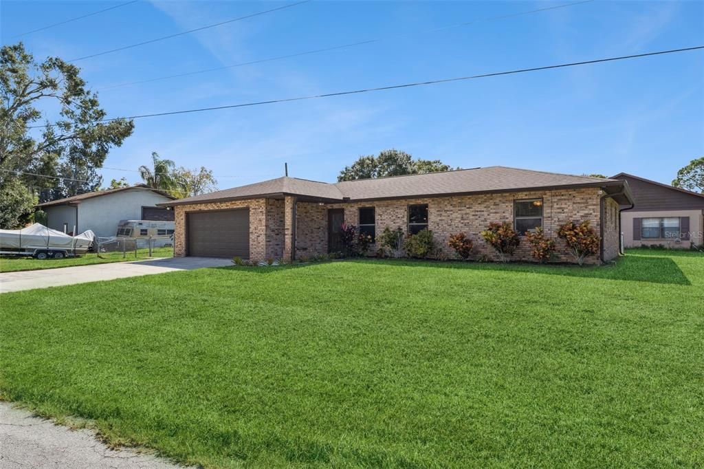 合同活跃: $375,000 (3 贝兹, 2 浴室, 1398 平方英尺)