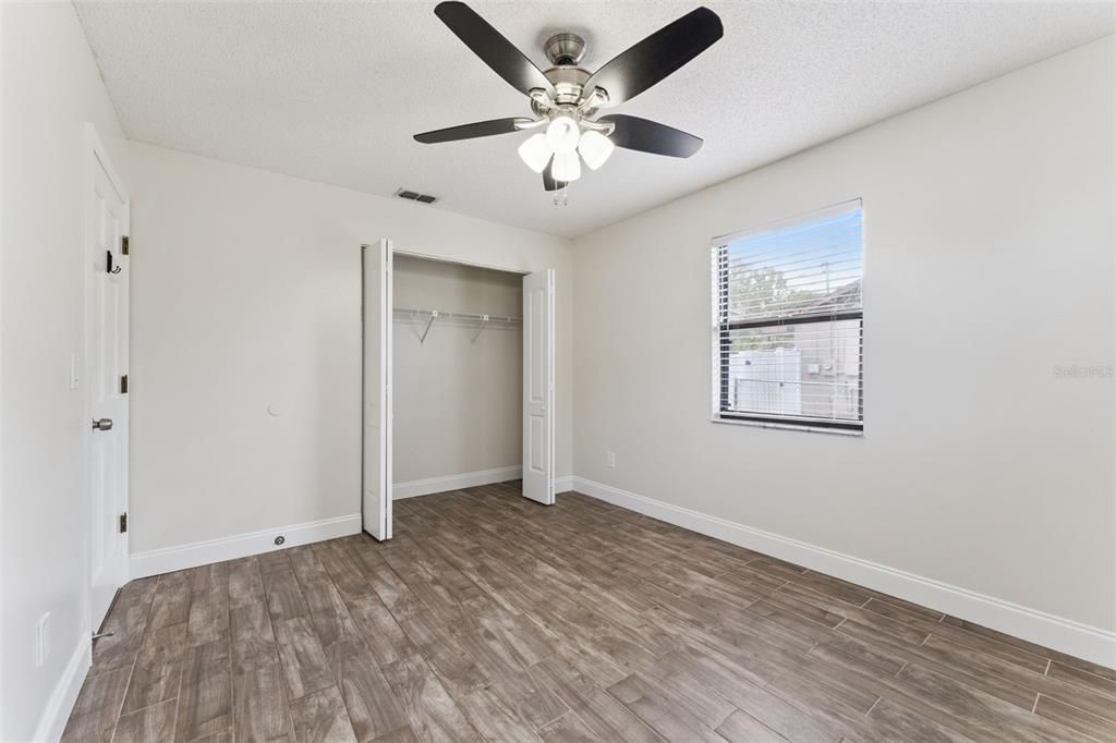 合同活跃: $375,000 (3 贝兹, 2 浴室, 1398 平方英尺)