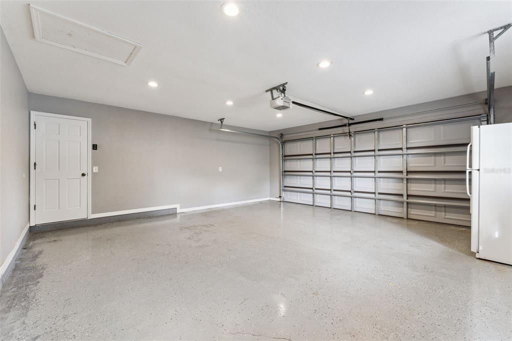 合同活跃: $375,000 (3 贝兹, 2 浴室, 1398 平方英尺)