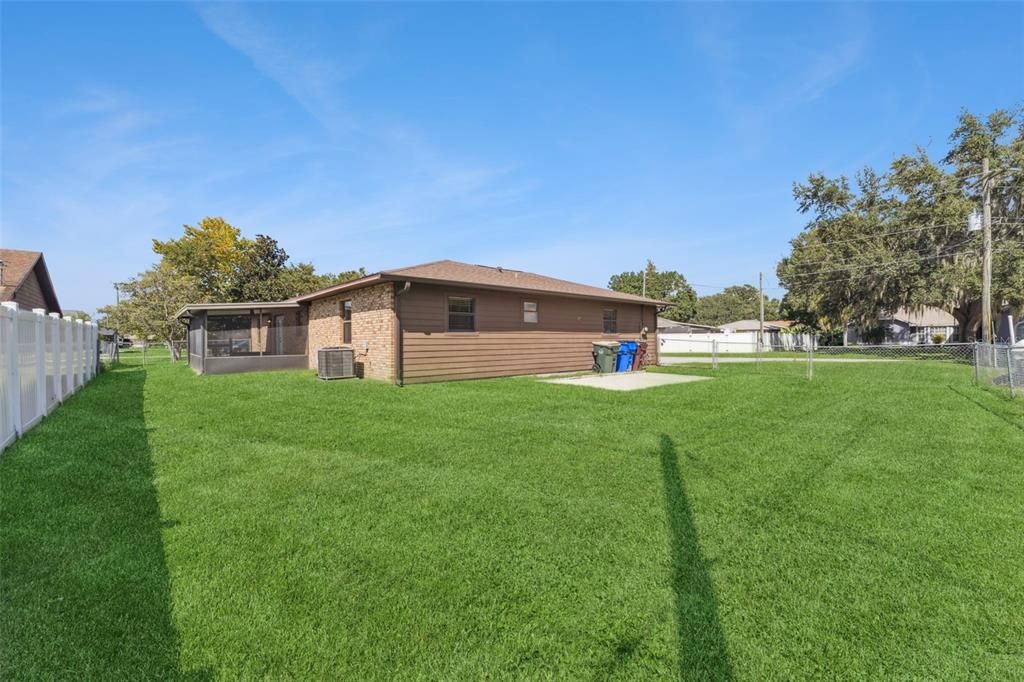 合同活跃: $375,000 (3 贝兹, 2 浴室, 1398 平方英尺)