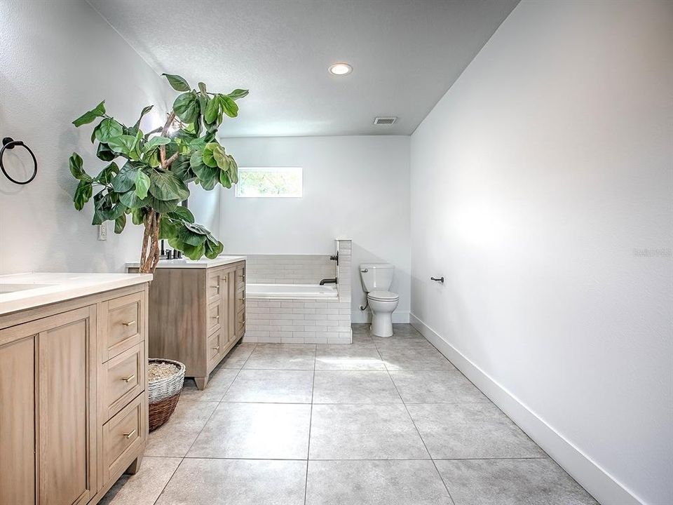 待售: $733,000 (3 贝兹, 2 浴室, 1761 平方英尺)