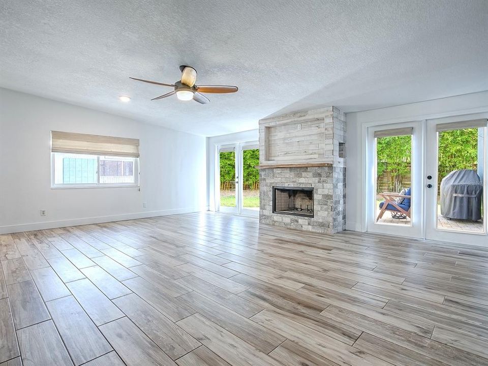 待售: $733,000 (3 贝兹, 2 浴室, 1761 平方英尺)