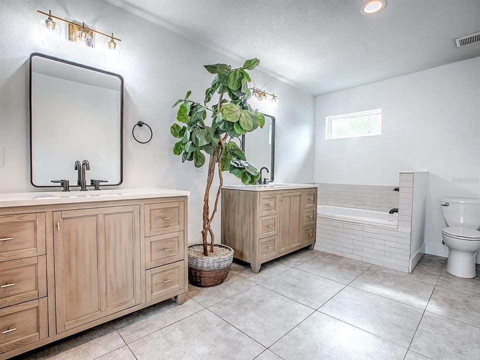 待售: $733,000 (3 贝兹, 2 浴室, 1761 平方英尺)