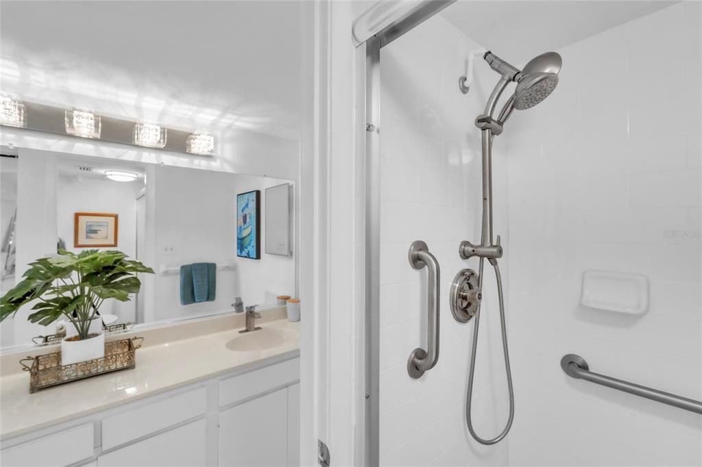 Activo con contrato: $849,000 (2 camas, 2 baños, 1389 Pies cuadrados)