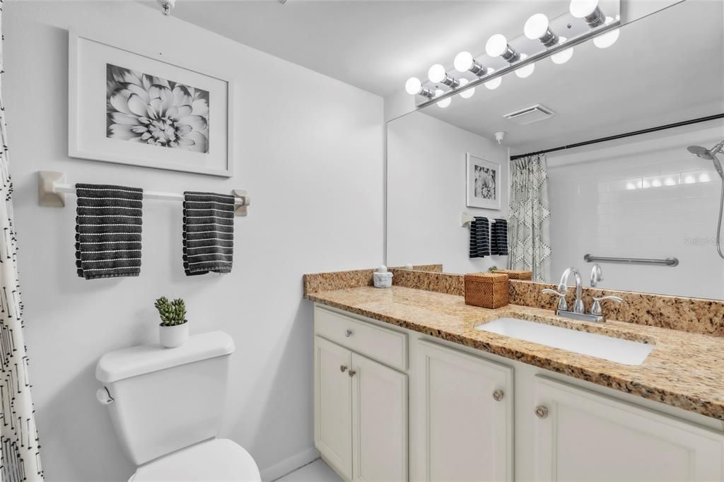 Activo con contrato: $849,000 (2 camas, 2 baños, 1389 Pies cuadrados)