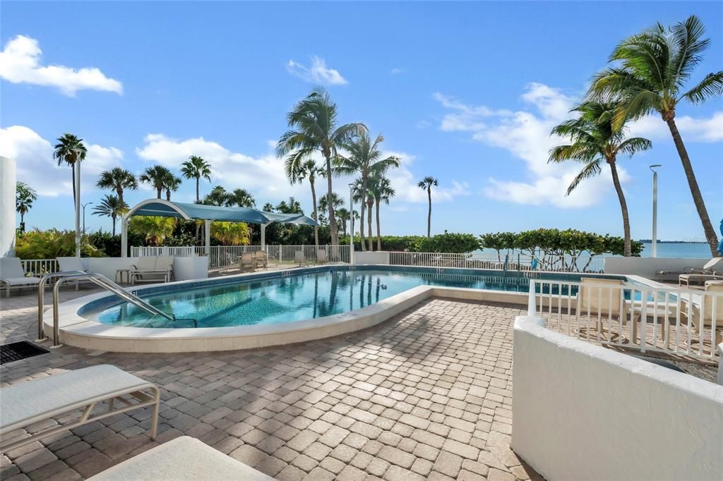 Activo con contrato: $849,000 (2 camas, 2 baños, 1389 Pies cuadrados)