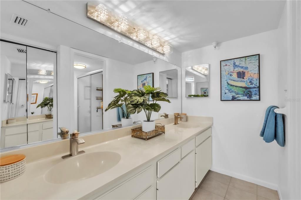 Activo con contrato: $849,000 (2 camas, 2 baños, 1389 Pies cuadrados)