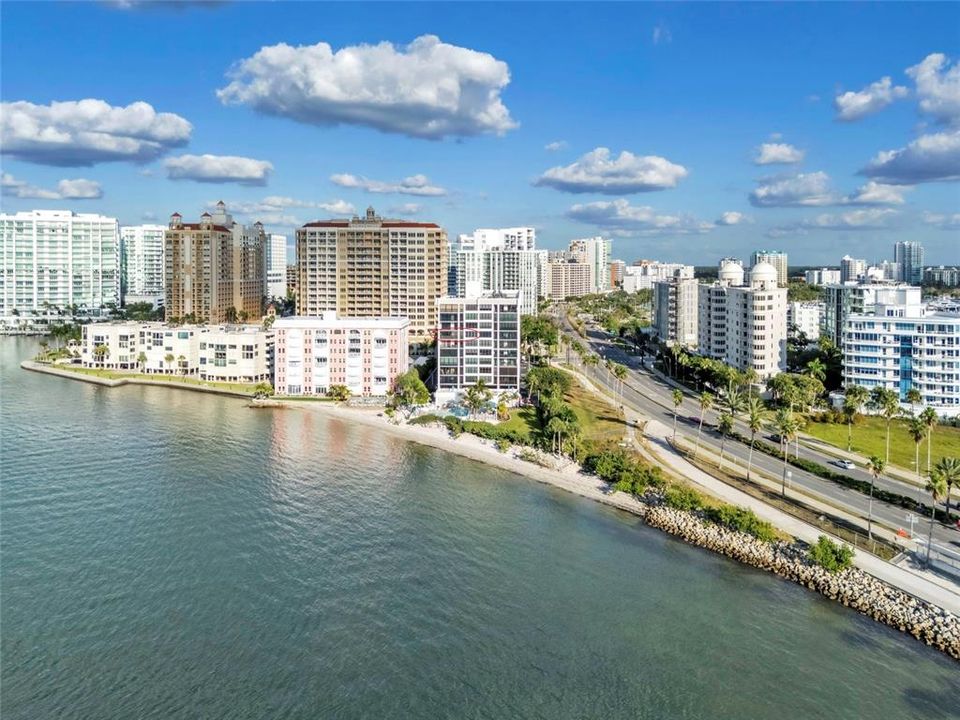 Activo con contrato: $849,000 (2 camas, 2 baños, 1389 Pies cuadrados)