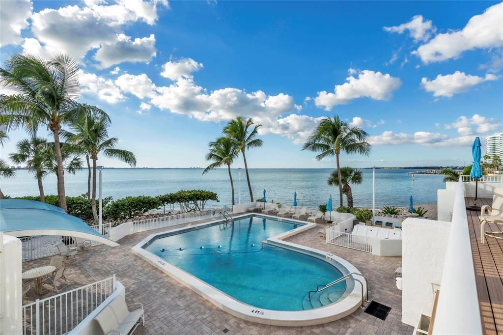 Activo con contrato: $849,000 (2 camas, 2 baños, 1389 Pies cuadrados)