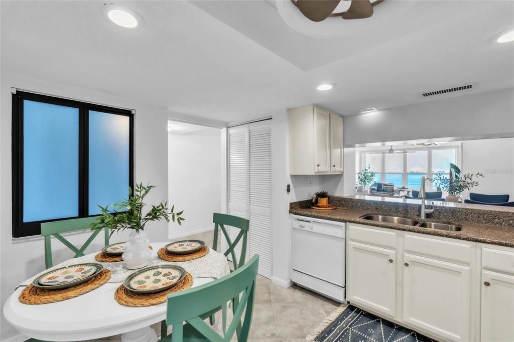 Activo con contrato: $849,000 (2 camas, 2 baños, 1389 Pies cuadrados)