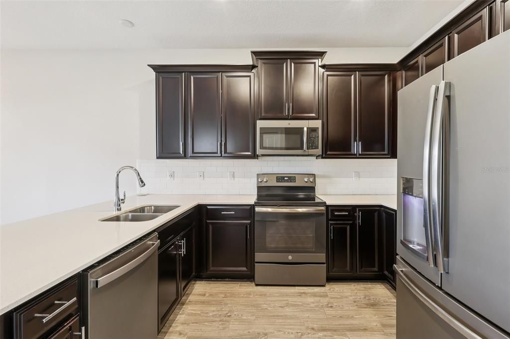 For Sale: $337,100 (3 beds, 2 baths, 1797 Square Feet)