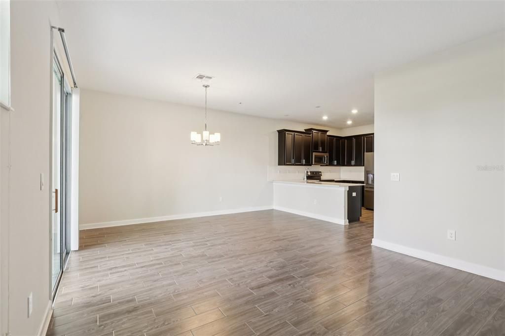 For Sale: $337,100 (3 beds, 2 baths, 1797 Square Feet)