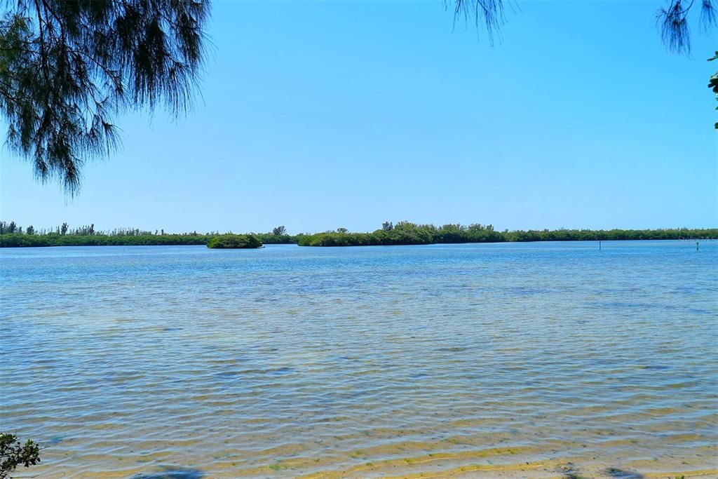 For Sale: $315,000 (2 beds, 2 baths, 1556 Square Feet)