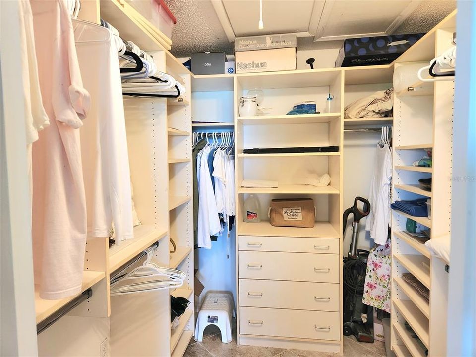 For Sale: $315,000 (2 beds, 2 baths, 1556 Square Feet)