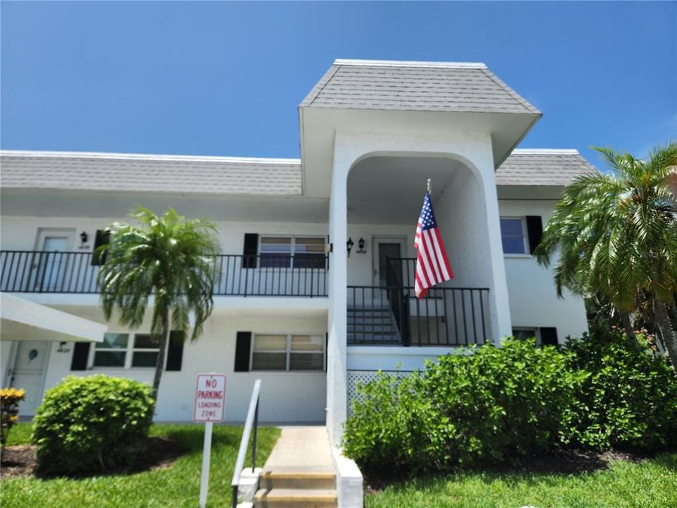 For Sale: $315,000 (2 beds, 2 baths, 1556 Square Feet)