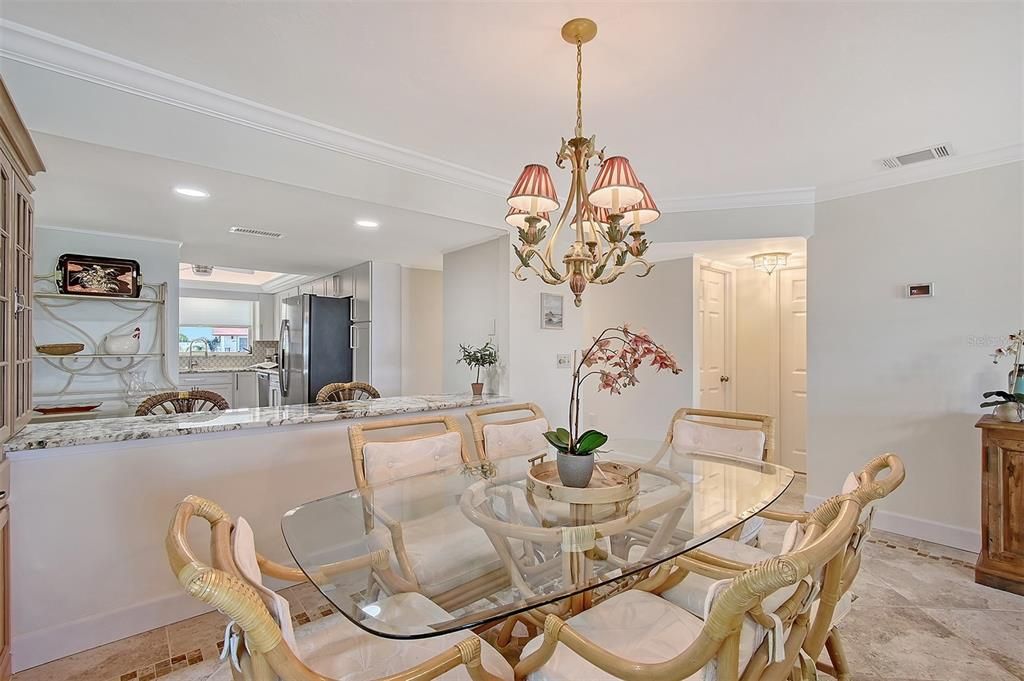 For Sale: $315,000 (2 beds, 2 baths, 1556 Square Feet)