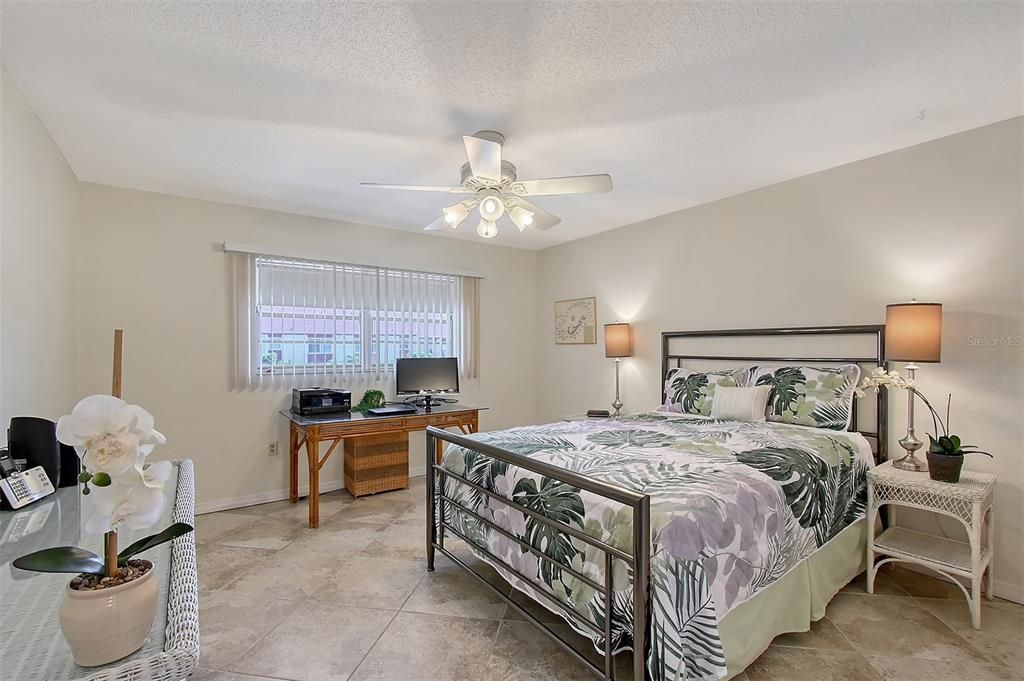 For Sale: $315,000 (2 beds, 2 baths, 1556 Square Feet)