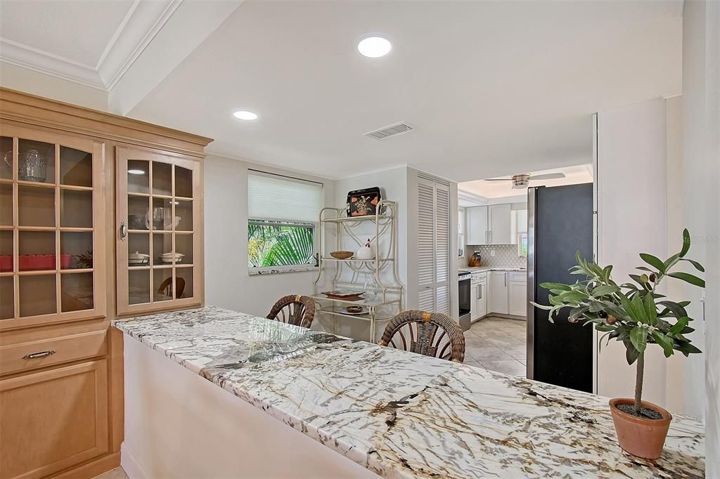 For Sale: $315,000 (2 beds, 2 baths, 1556 Square Feet)