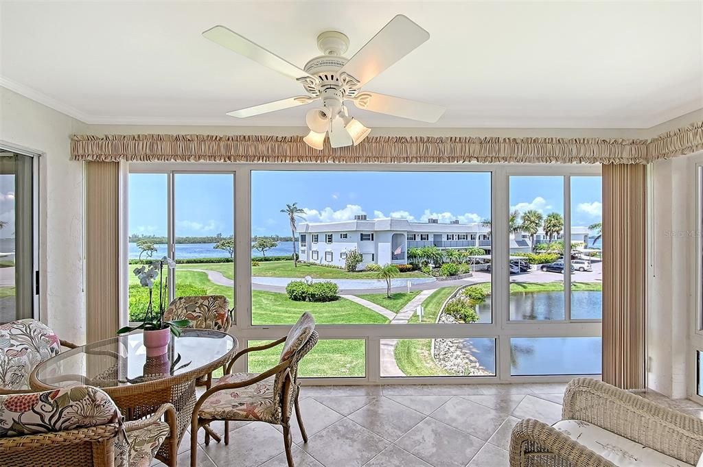 For Sale: $315,000 (2 beds, 2 baths, 1556 Square Feet)