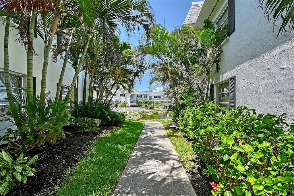 For Sale: $315,000 (2 beds, 2 baths, 1556 Square Feet)