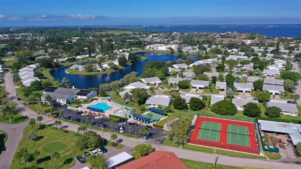 For Sale: $315,000 (2 beds, 2 baths, 1556 Square Feet)