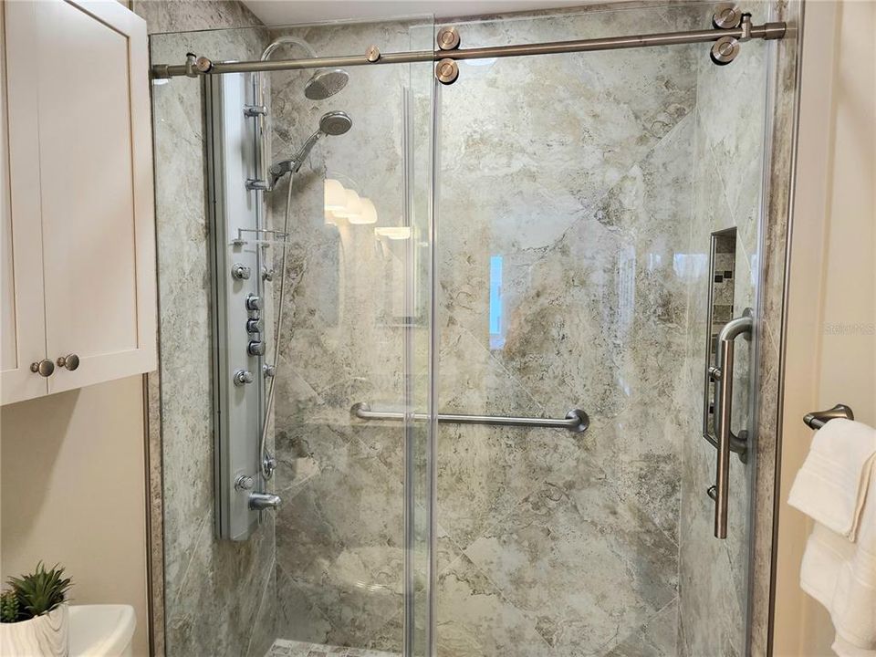 For Sale: $315,000 (2 beds, 2 baths, 1556 Square Feet)