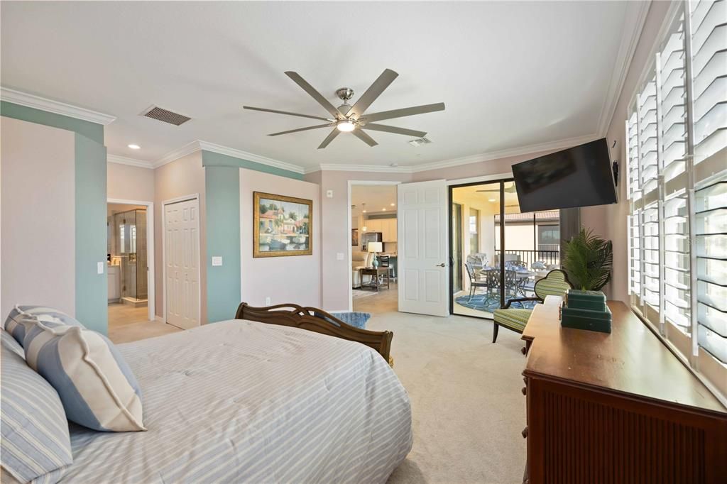 合同活跃: $369,900 (3 贝兹, 2 浴室, 2284 平方英尺)