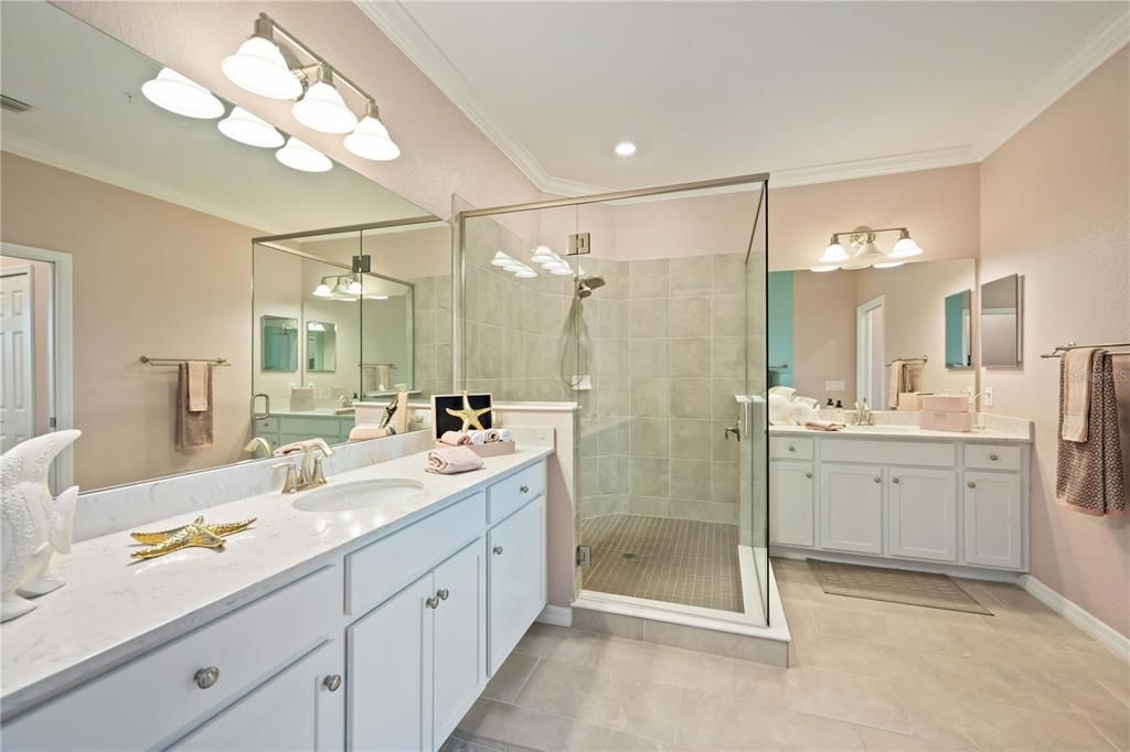 合同活跃: $369,900 (3 贝兹, 2 浴室, 2284 平方英尺)