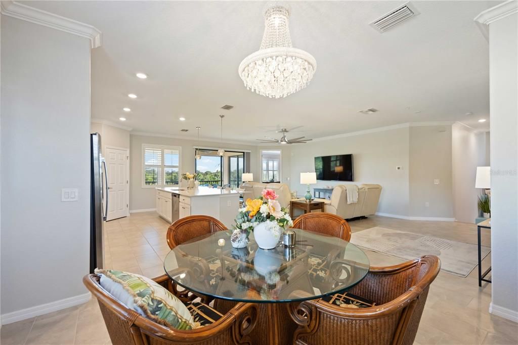 合同活跃: $369,900 (3 贝兹, 2 浴室, 2284 平方英尺)