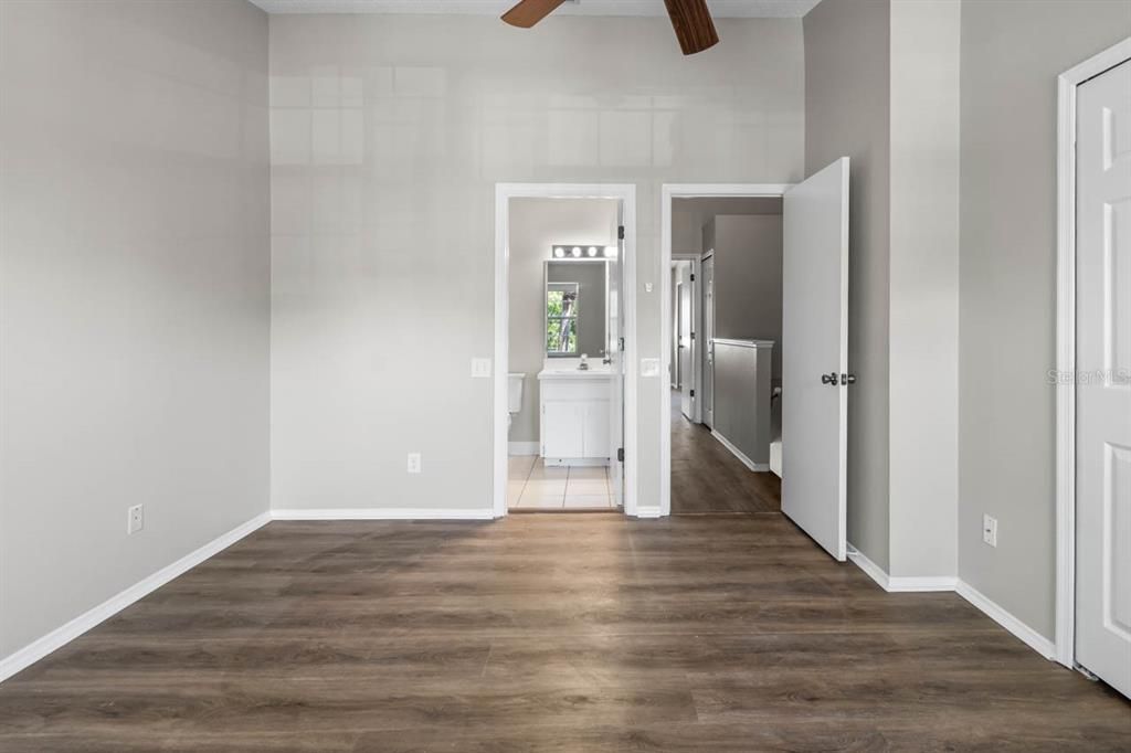 待售: $245,000 (2 贝兹, 2 浴室, 1110 平方英尺)