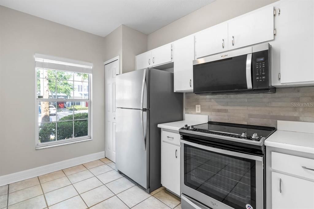 待售: $245,000 (2 贝兹, 2 浴室, 1110 平方英尺)