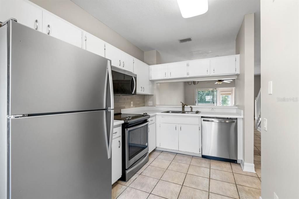 待售: $245,000 (2 贝兹, 2 浴室, 1110 平方英尺)