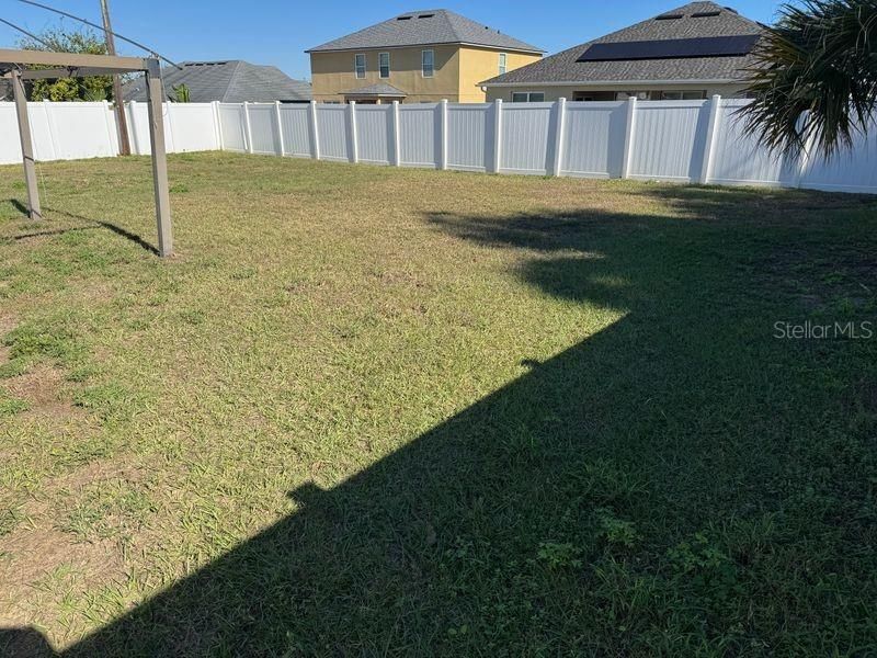 В аренду: $1,975 (4 спален, 2 ванн, 1730 Квадратных фут)