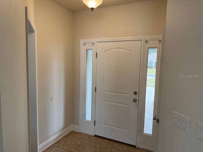 En Renta: $2,050 (4 camas, 2 baños, 1730 Pies cuadrados)