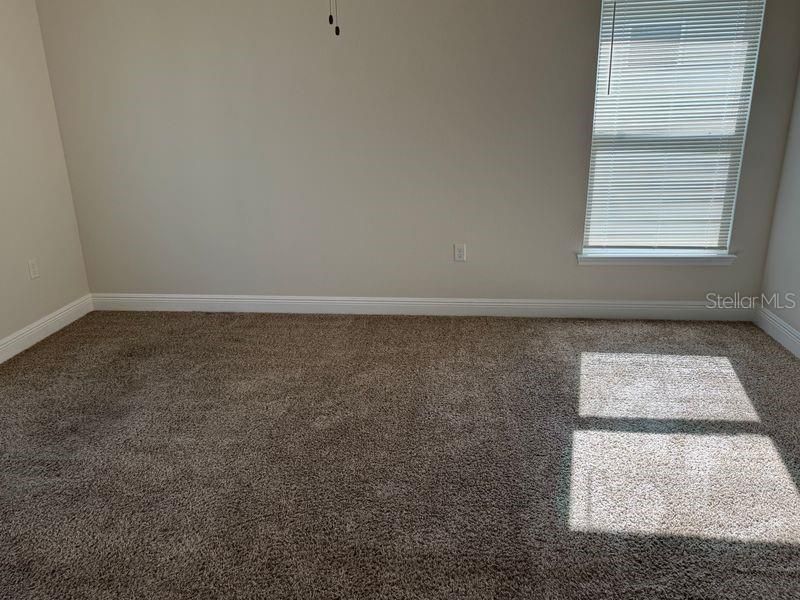 В аренду: $1,975 (4 спален, 2 ванн, 1730 Квадратных фут)