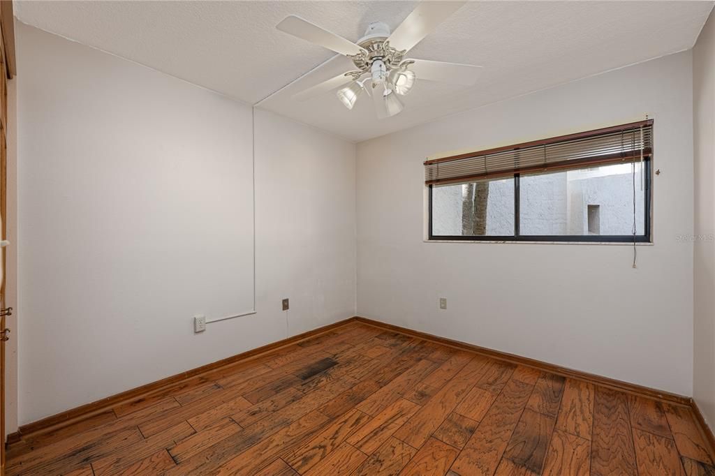 Active With Contract: $220,000 (3 beds, 2 baths, 1443 Square Feet)