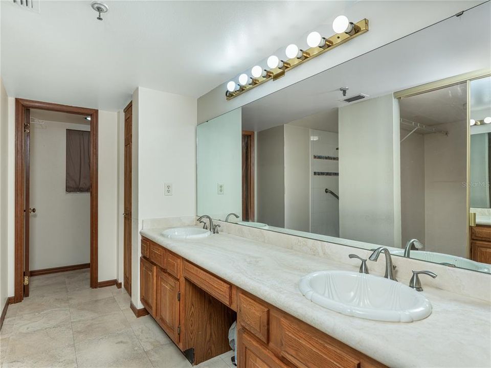 Active With Contract: $220,000 (3 beds, 2 baths, 1443 Square Feet)