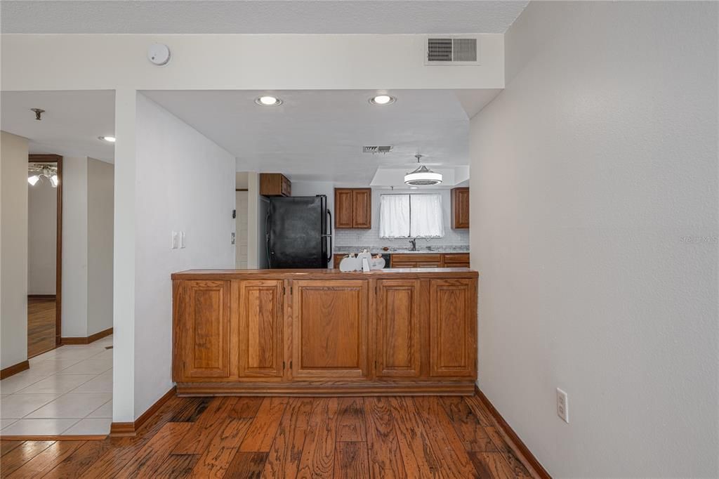 Active With Contract: $220,000 (3 beds, 2 baths, 1443 Square Feet)