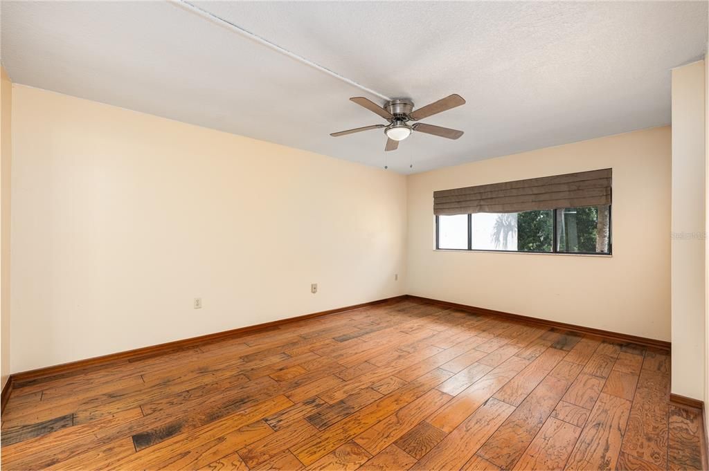 Active With Contract: $220,000 (3 beds, 2 baths, 1443 Square Feet)